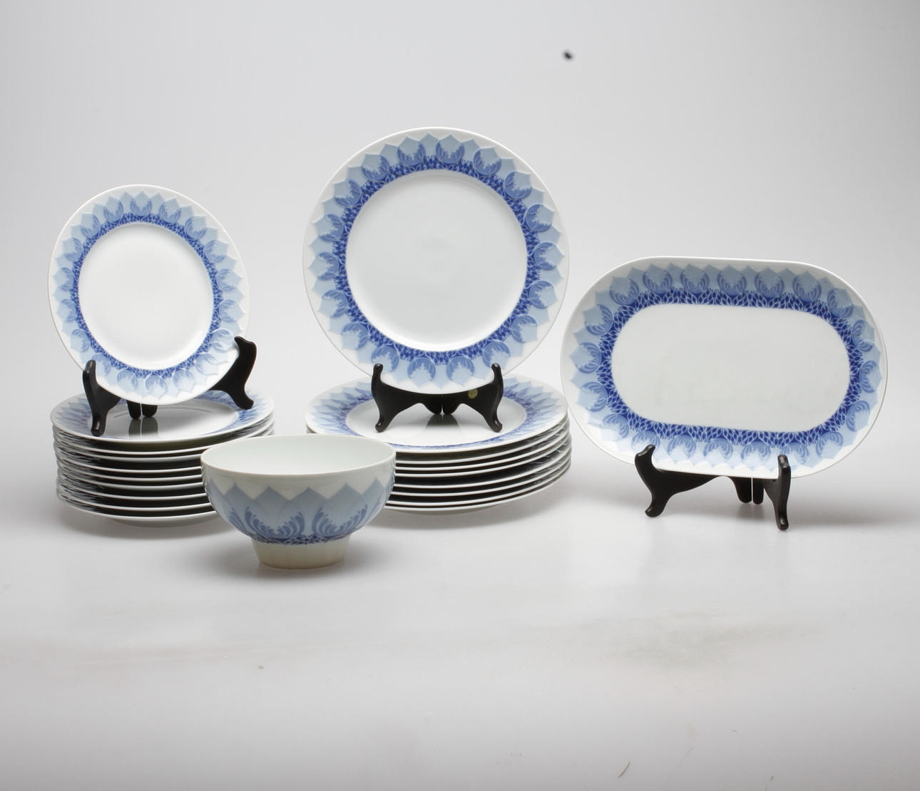 SERVISDELAR, 21 delar, porslin, "Lotus", Björn Wiinblad, Rosenthal.