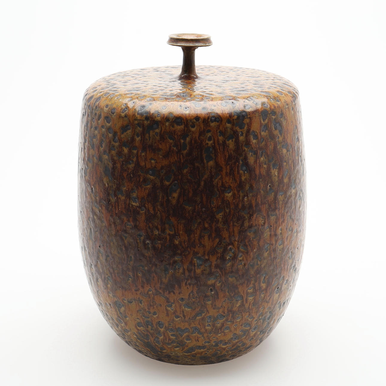 CLAES THELL. VASE, GLASERET STENTØJ.