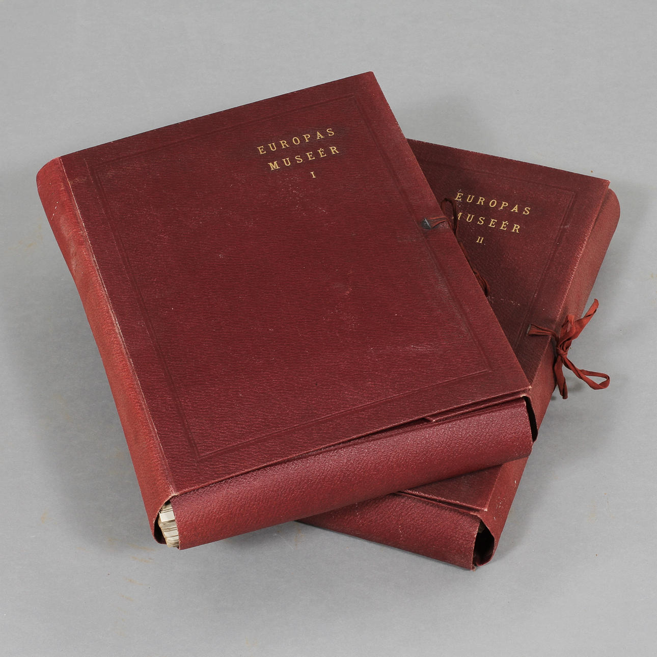 MAPPAR, 2 st, "Europas Muséer", Stockholm, 1920.