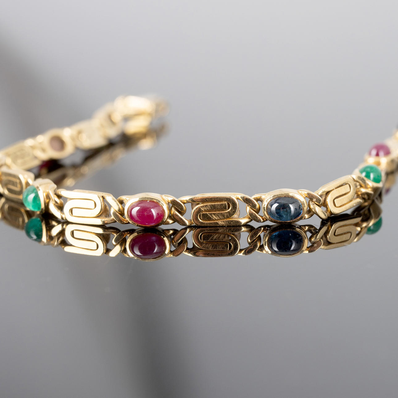 bracelet with multi-stones.