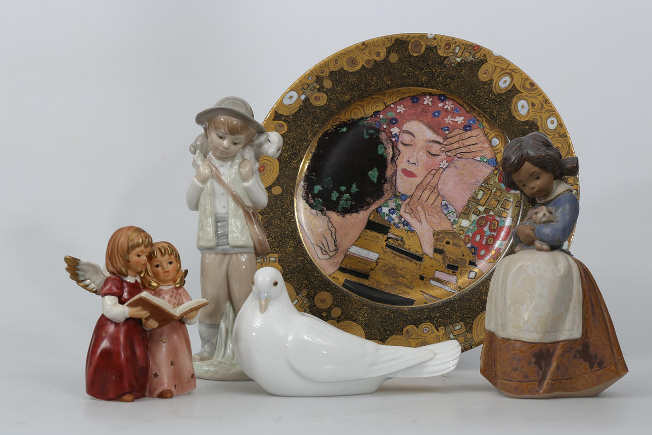 PRYDNADSFÖREMÅL, porslin, 5 delar, bland annat Lladro, 1900-talets andra hälft.