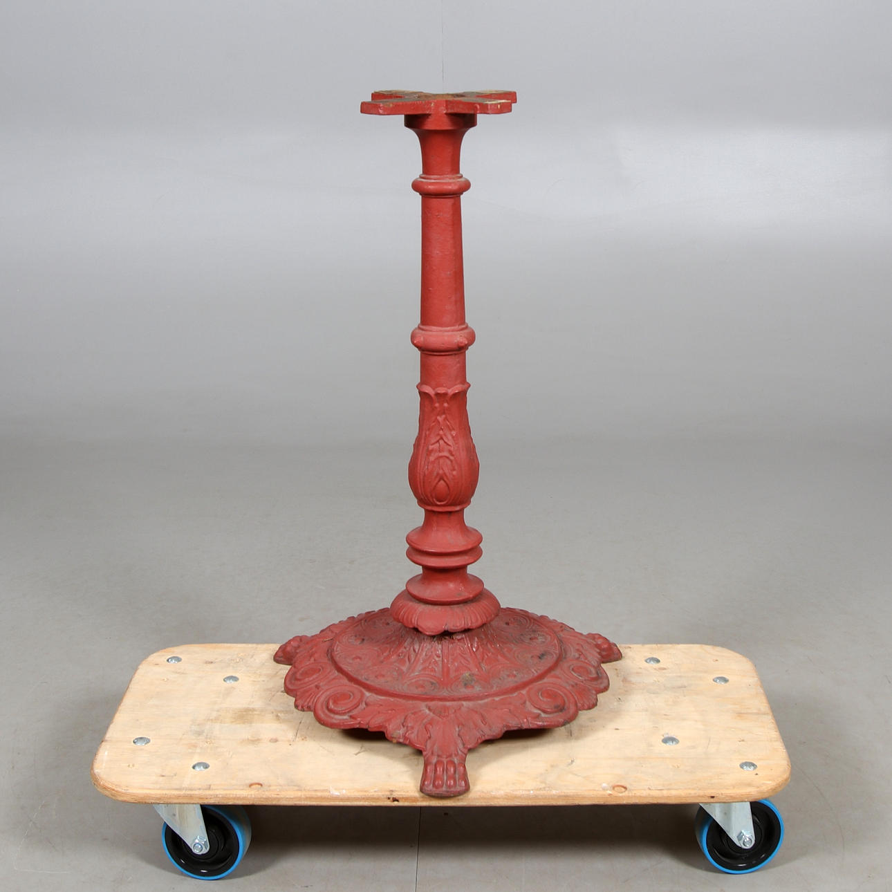 A café table base, cast iron, 20th century.