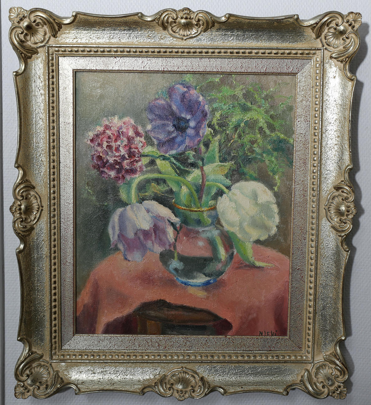 NATALIE LEVI. Olja på duk, Stilleben med blommor i vas, signerad N Levi.