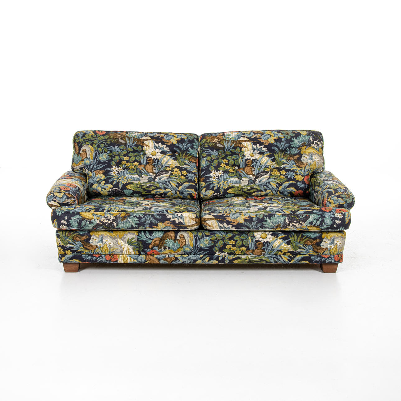 SOFÁ, modelo clásico, 180 cm de largo.