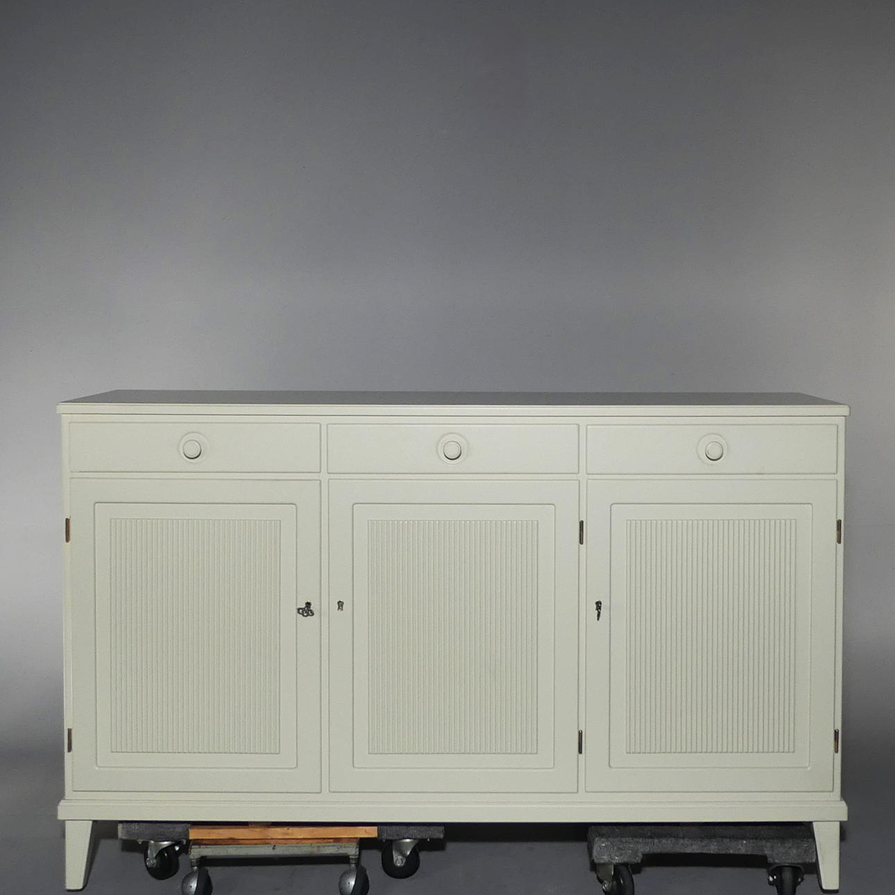 SIDE TABLE/SIDEBOARD, City Furniture Tibro.