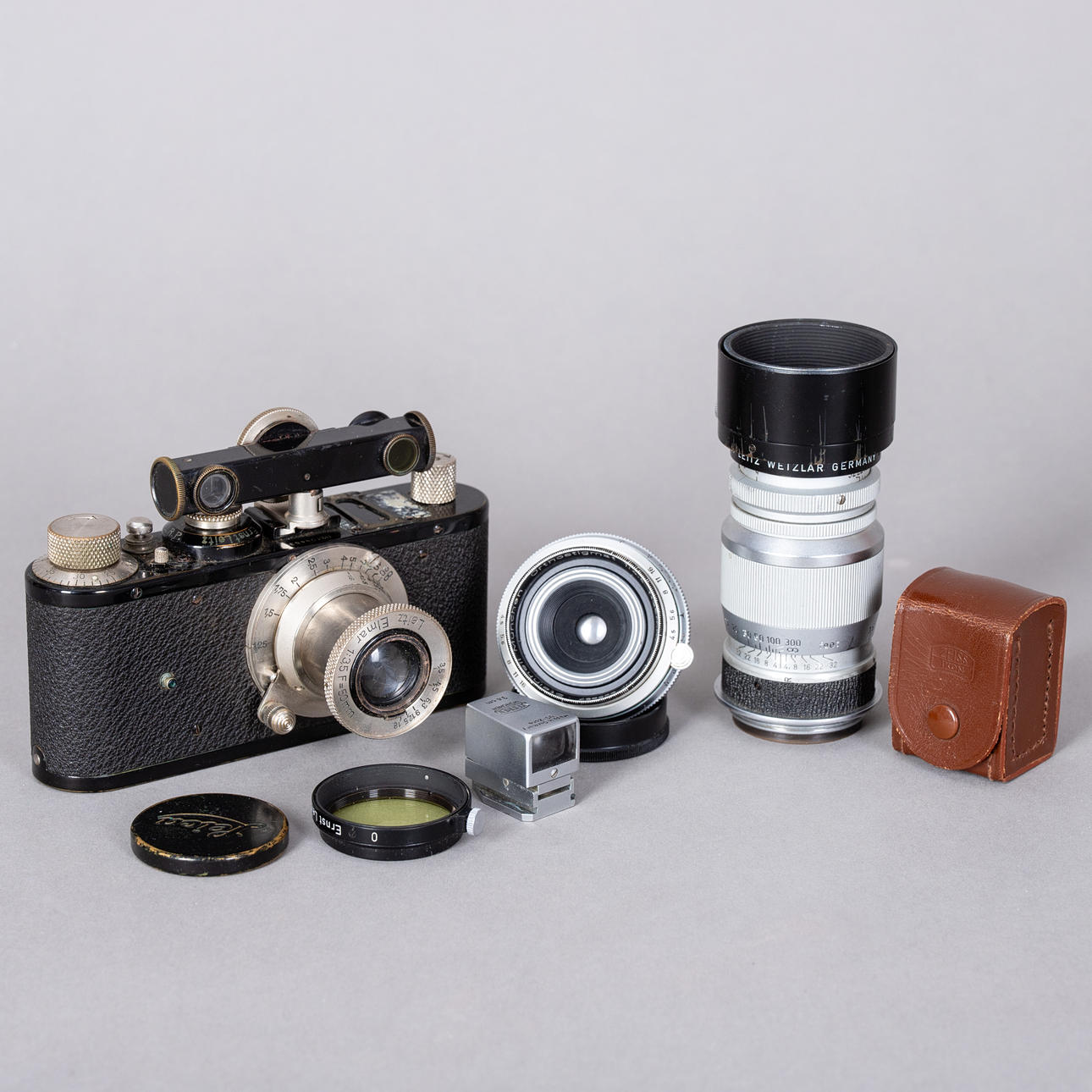 camera, Leica Ic (SN 104453) from 1932 with three lenses.