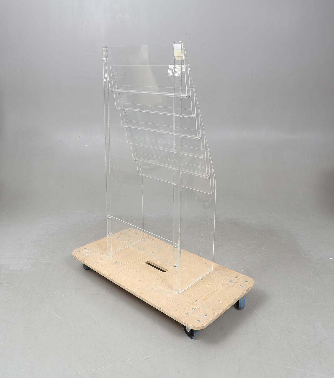 ZEITSCHRIFTENSTÄNDER, Acryl Group.