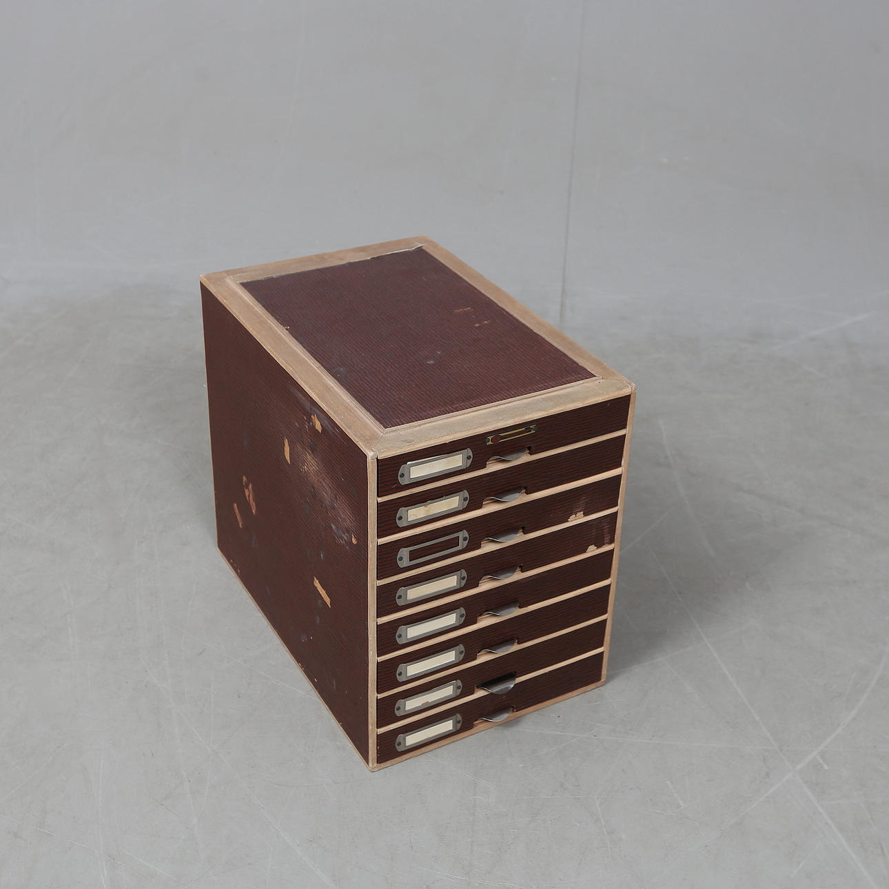 A 20th-century A/B ERP system holder.