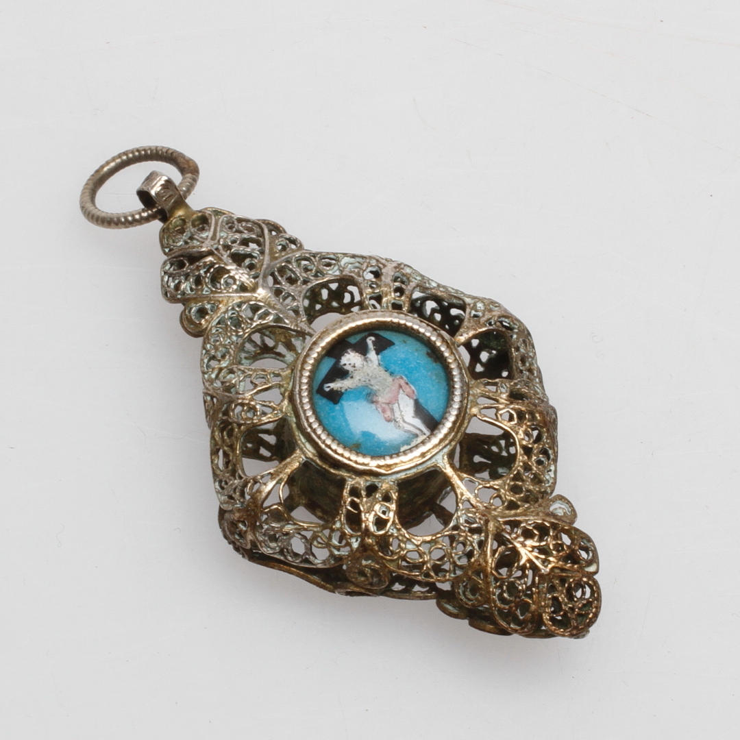 HÄNGE, silver och emalj, 1700/1800-tal.