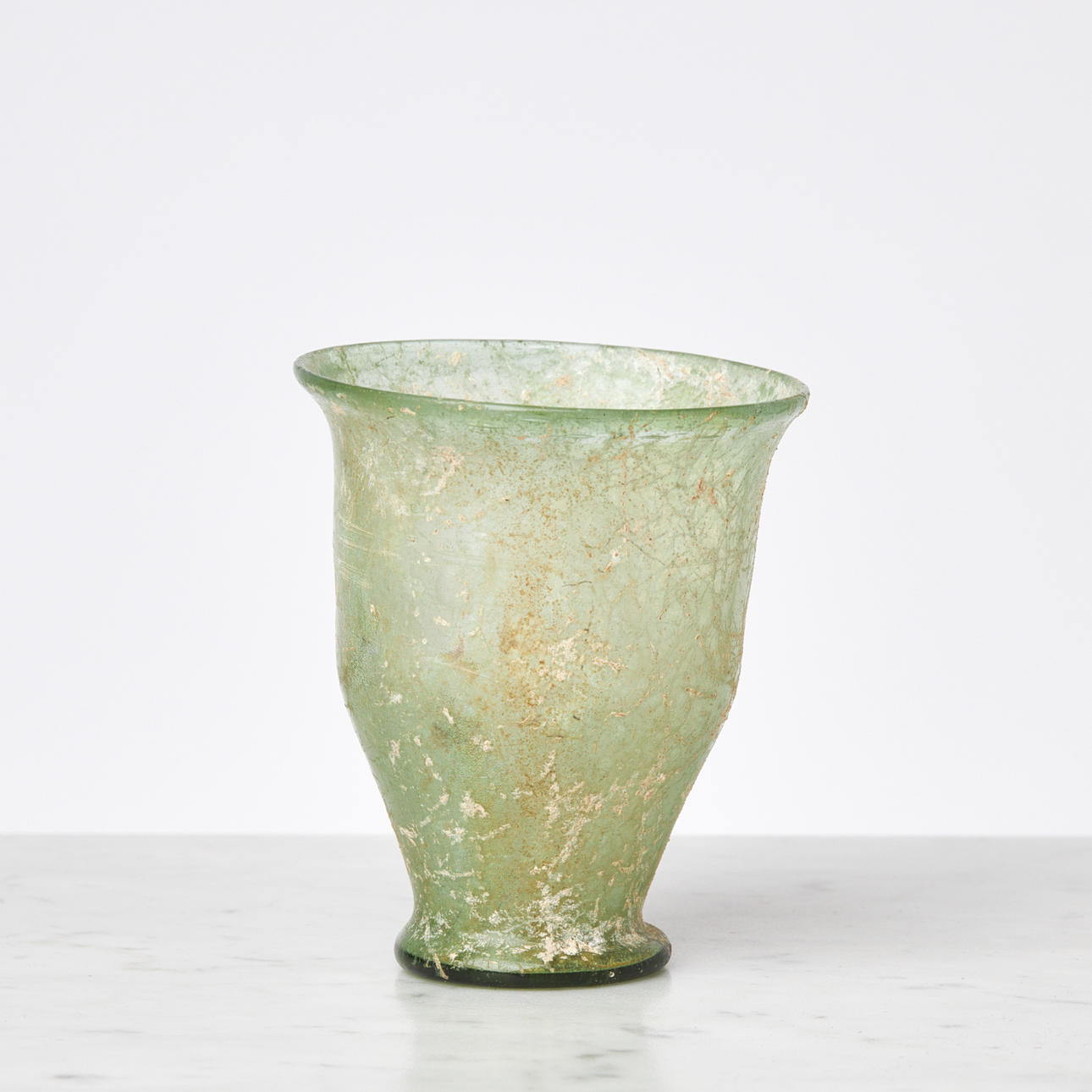 Ein Becher aus Glas, römisch, ca 0-300 e Kr.