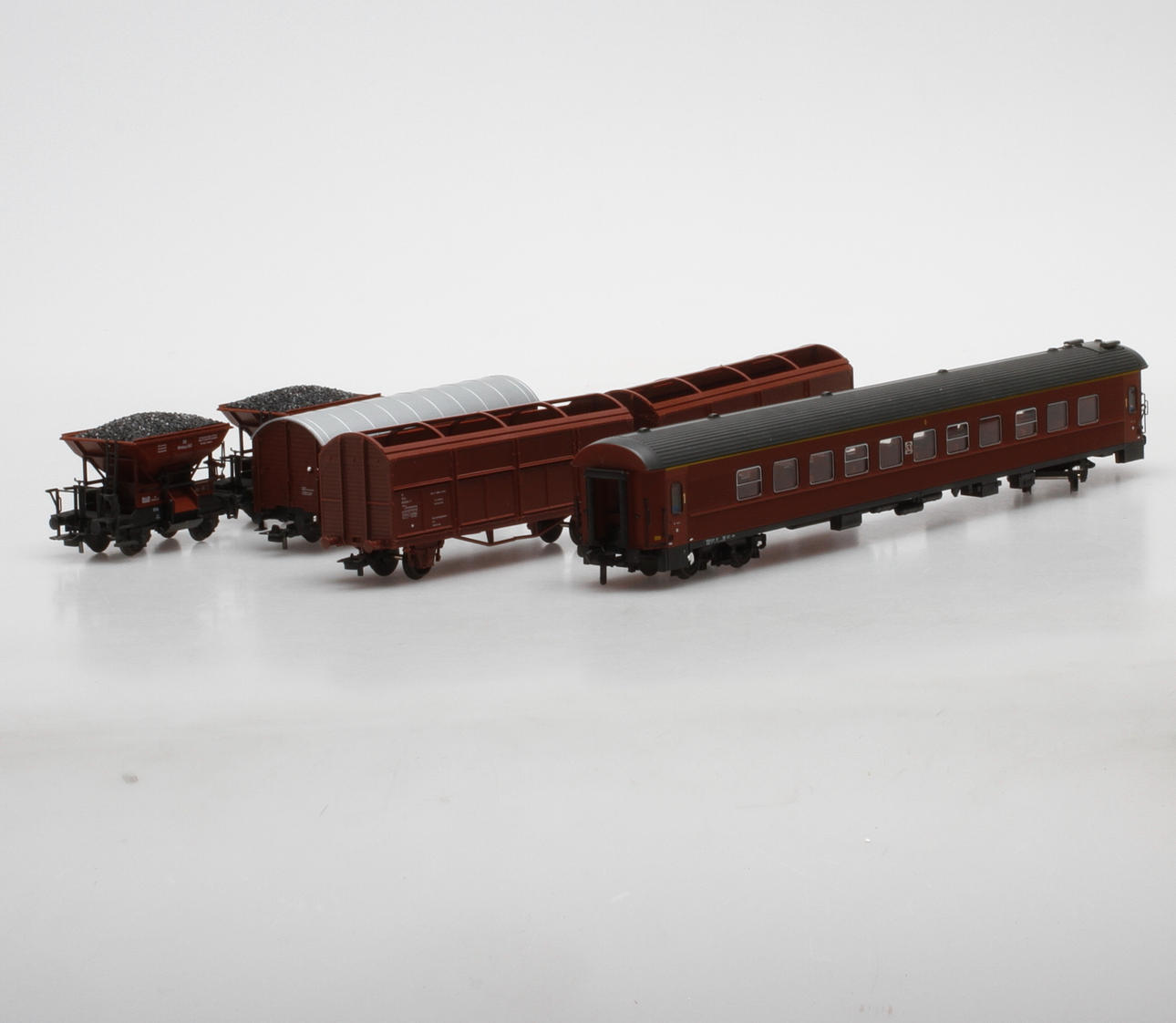 VAGNAR TILL MODELLJÄRNVÄG, 6 del, Roco samt Lima. H0.