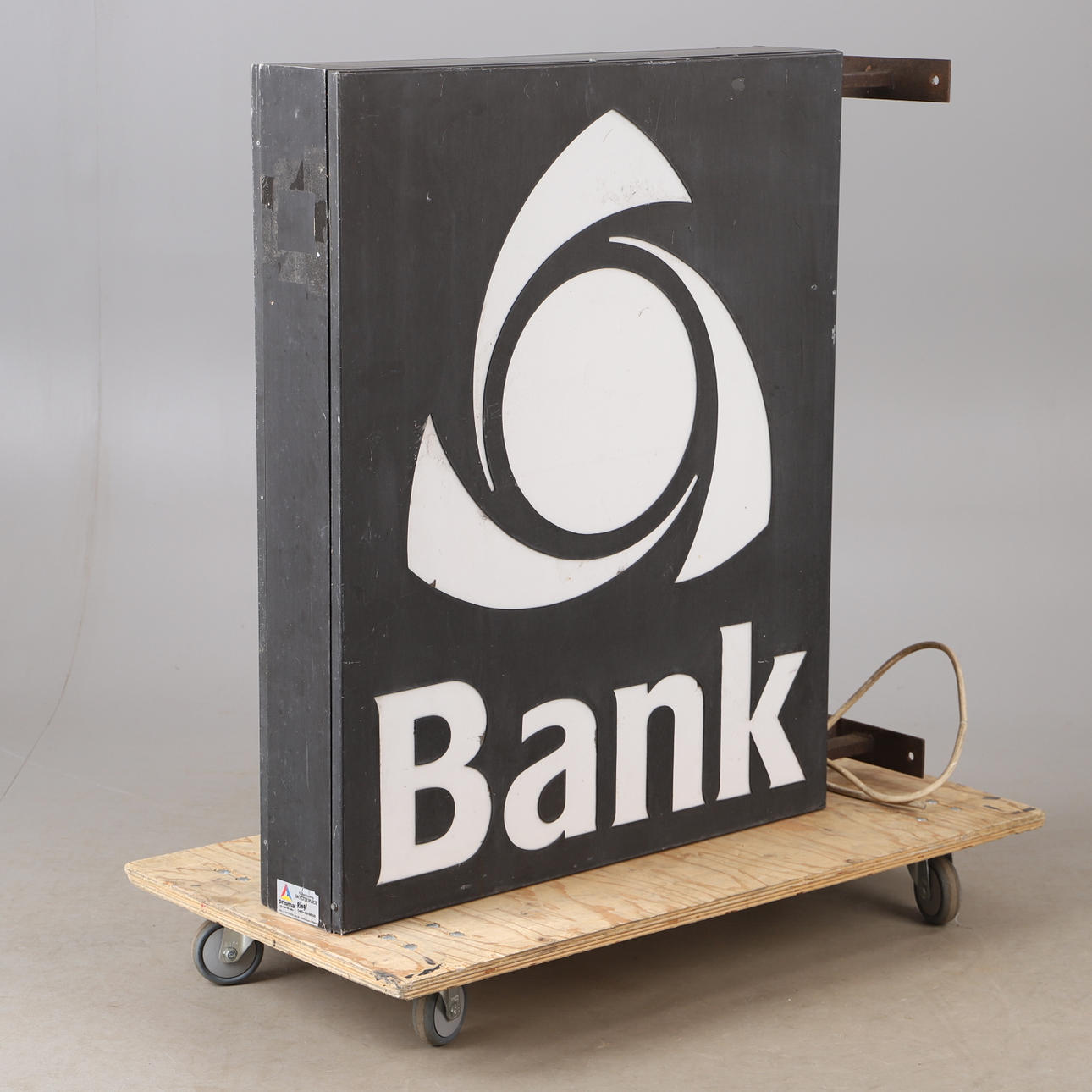 REKLAMSKYLT, "Bank", plåt/plast.