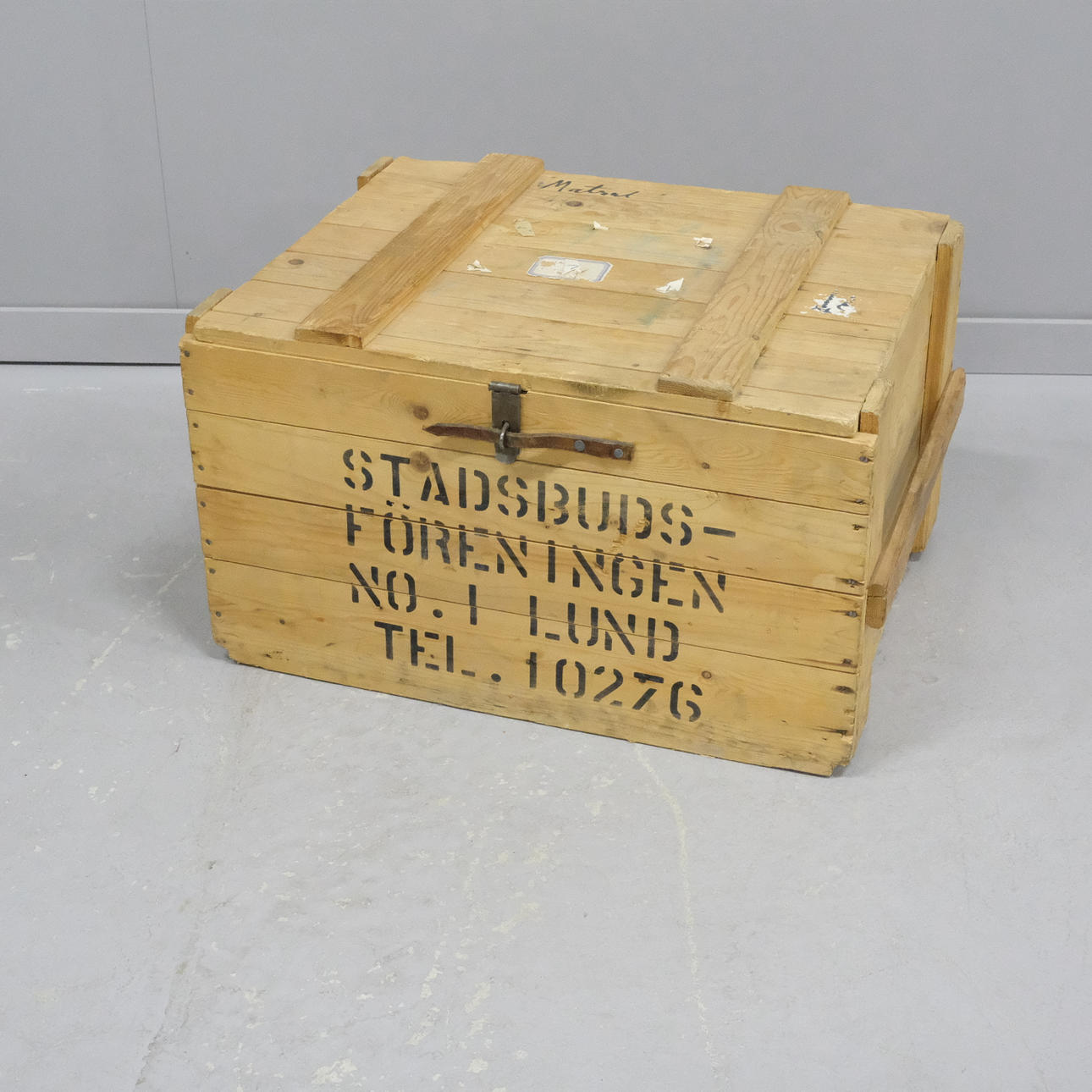 TRÄLÅR, ÄLDRE FLYTTBOX.