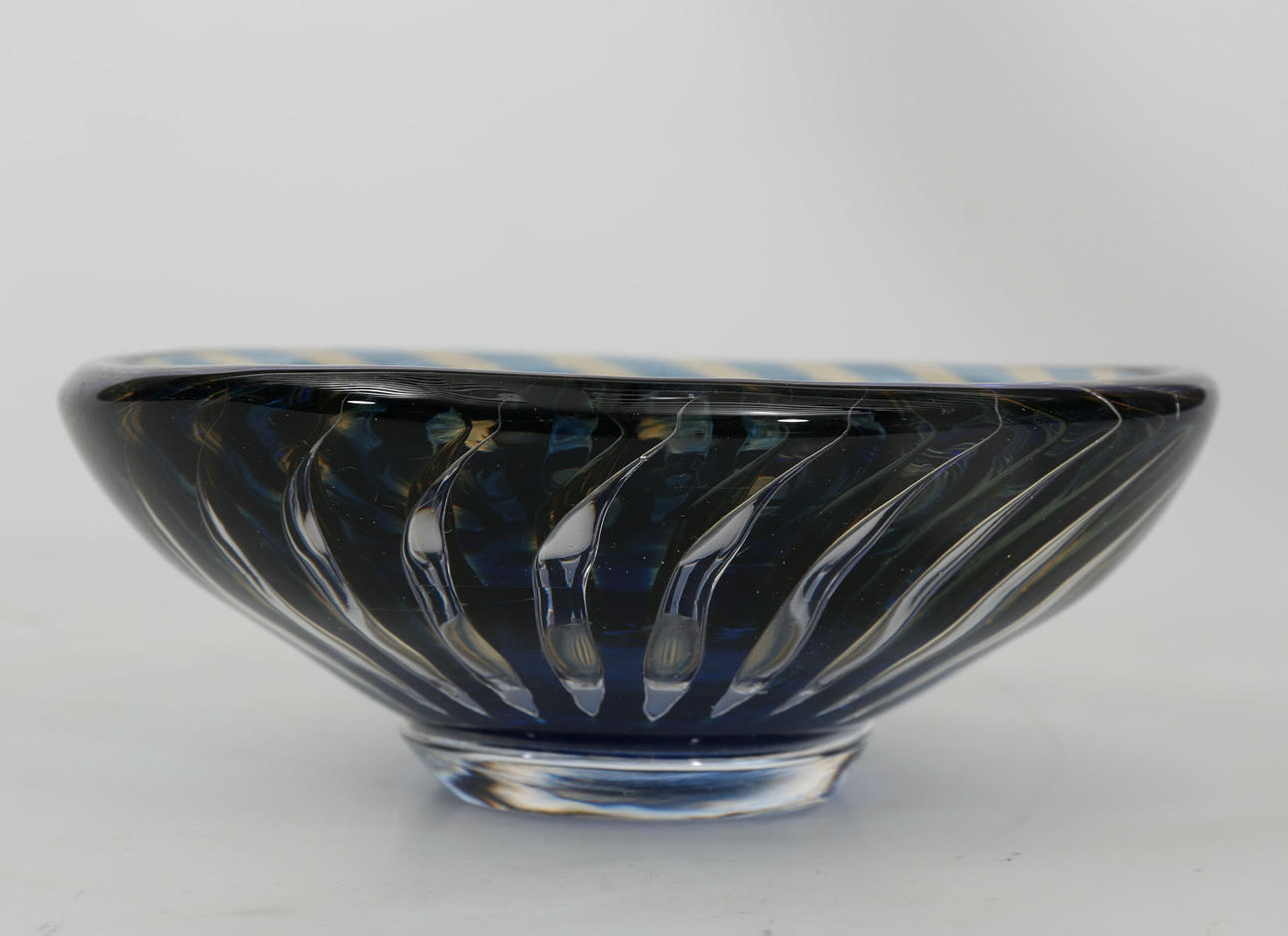 EDVIN ÖHRSTRÖM. Skål, kristall, Ariel nr 1711 E, Orrefors, signerad.