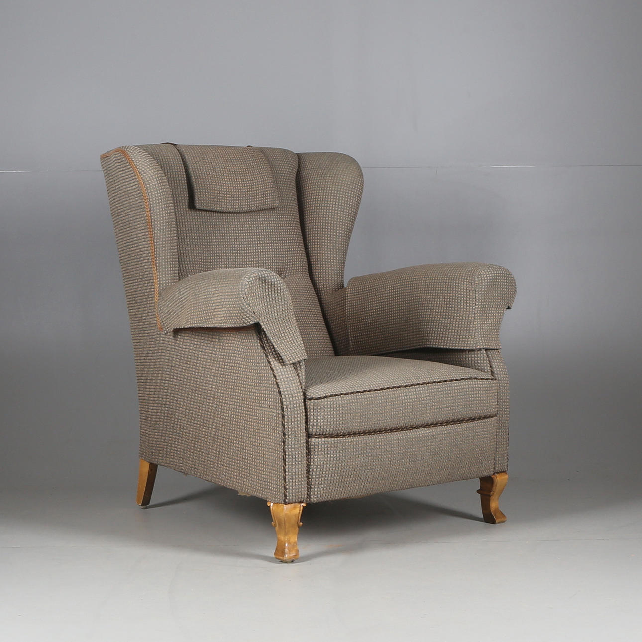 ÖRONLAPPSFÅTÖLJ, 1900-talets första hälft.