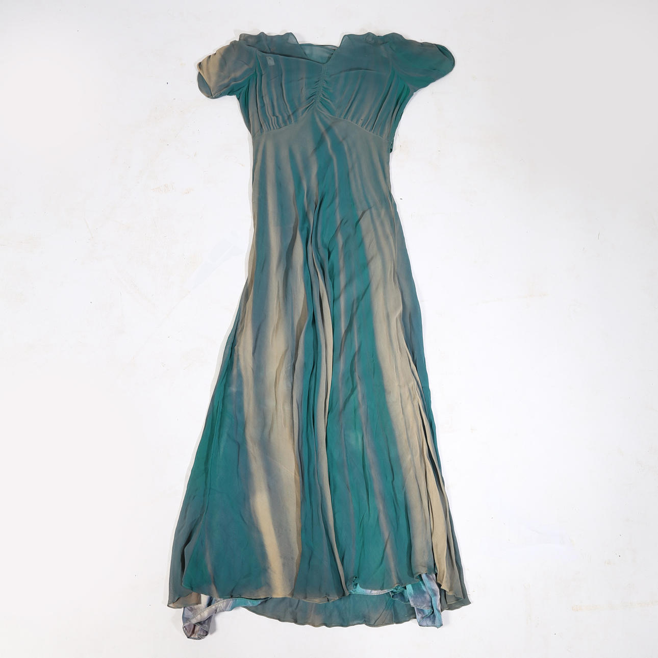 AFTONKLÄNNING, CREPE SIDEN, OMKRING 1930.