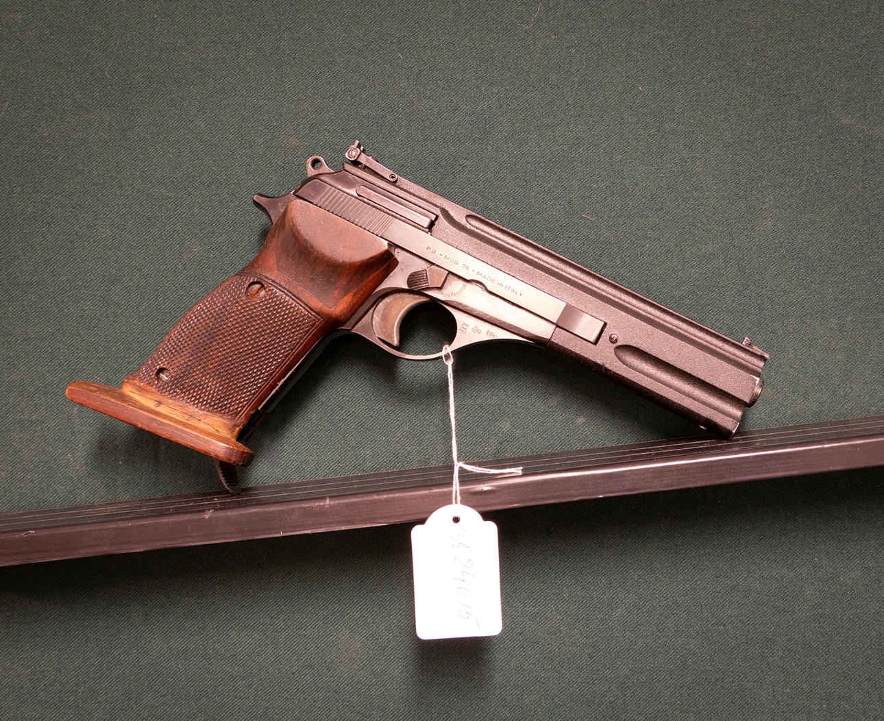Beretta pistooli mod 76 cal 22lr nro. A02525U.
