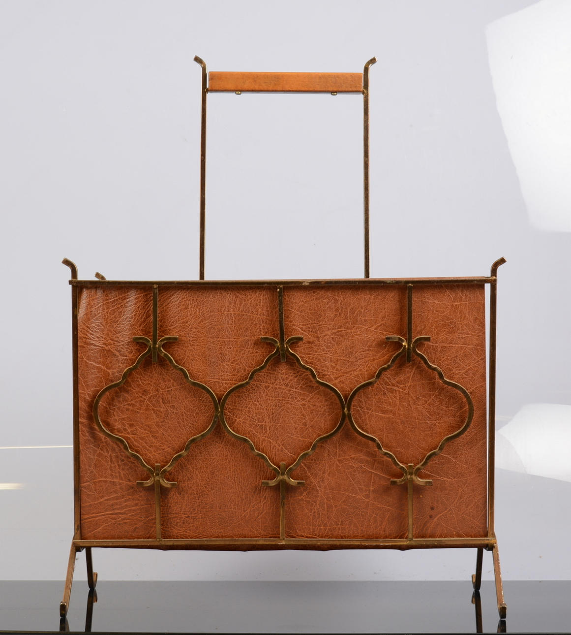 TIDNINGSSTÄLL, gulmetall, 1960/70-tal.