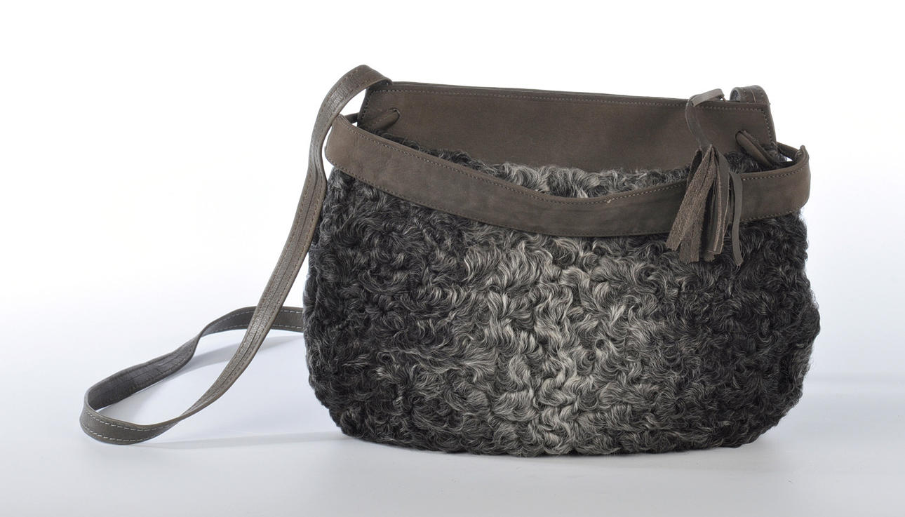 PERSIANER. Handväska och muff i ett.