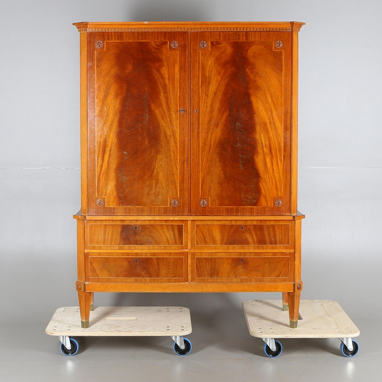 SKÅP, trä, 1900-tal.