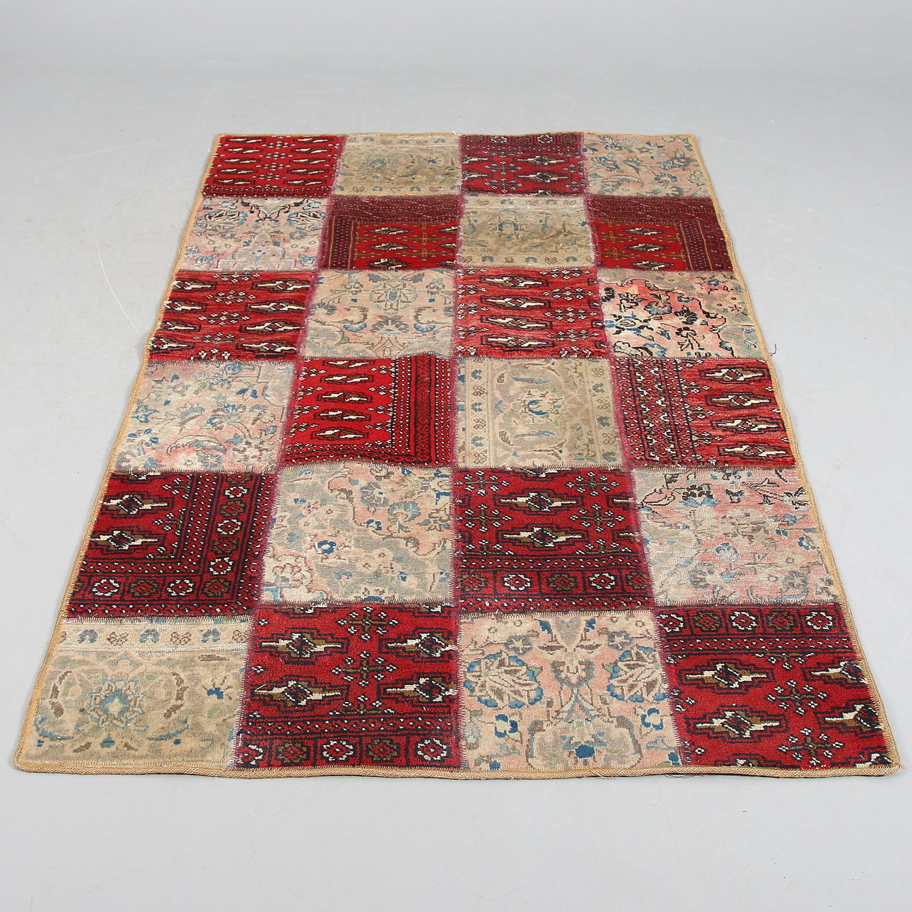 MATTA, Patchwork. 180 x 114 cm.