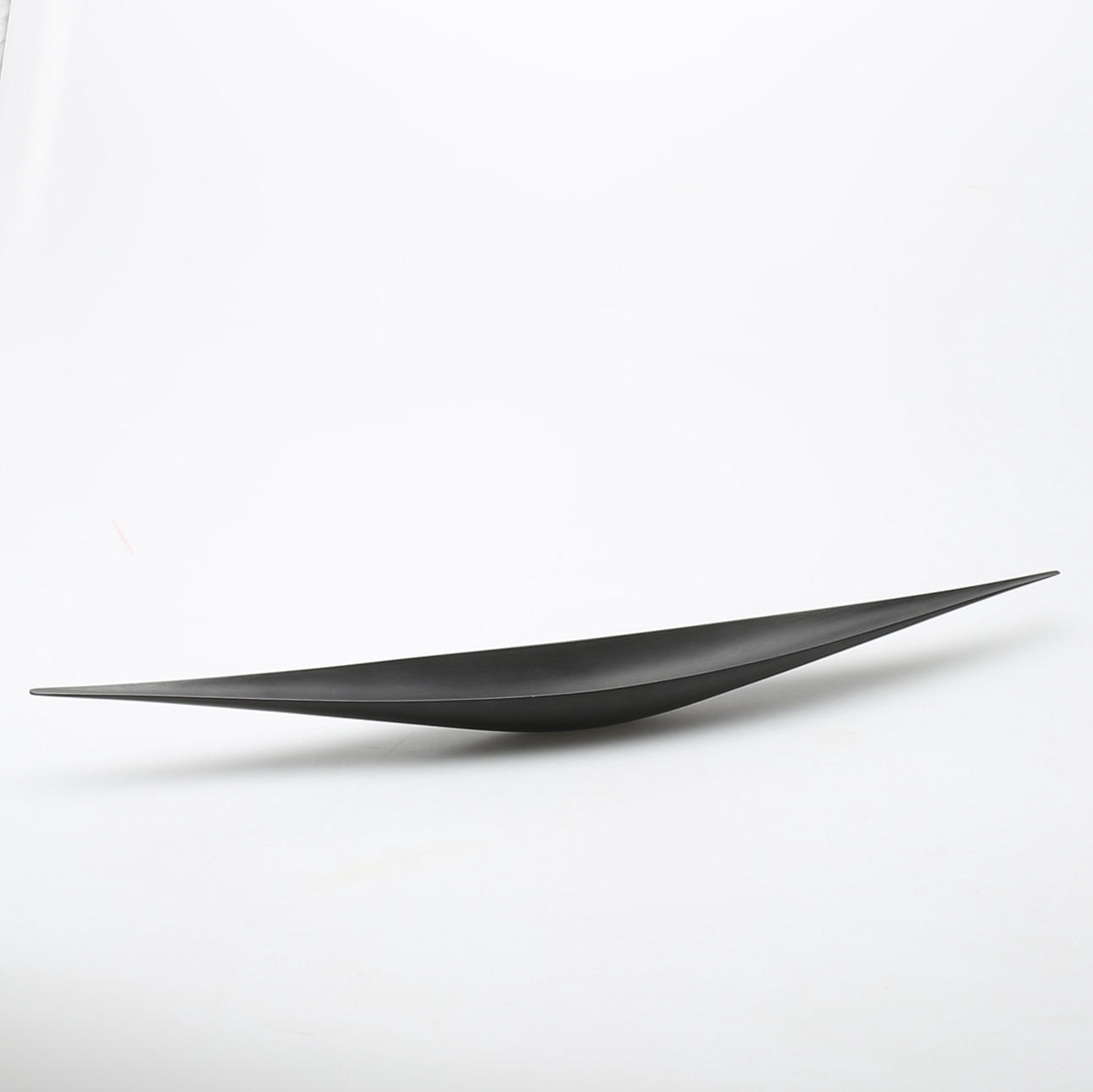 STORT TRÅG, svärtat trä, Johnny Mattsson, Gävle.