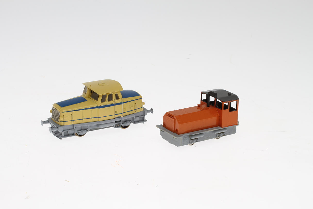 MODELLTÅG 2 diesellok hembygge plus okänd tillverkare.