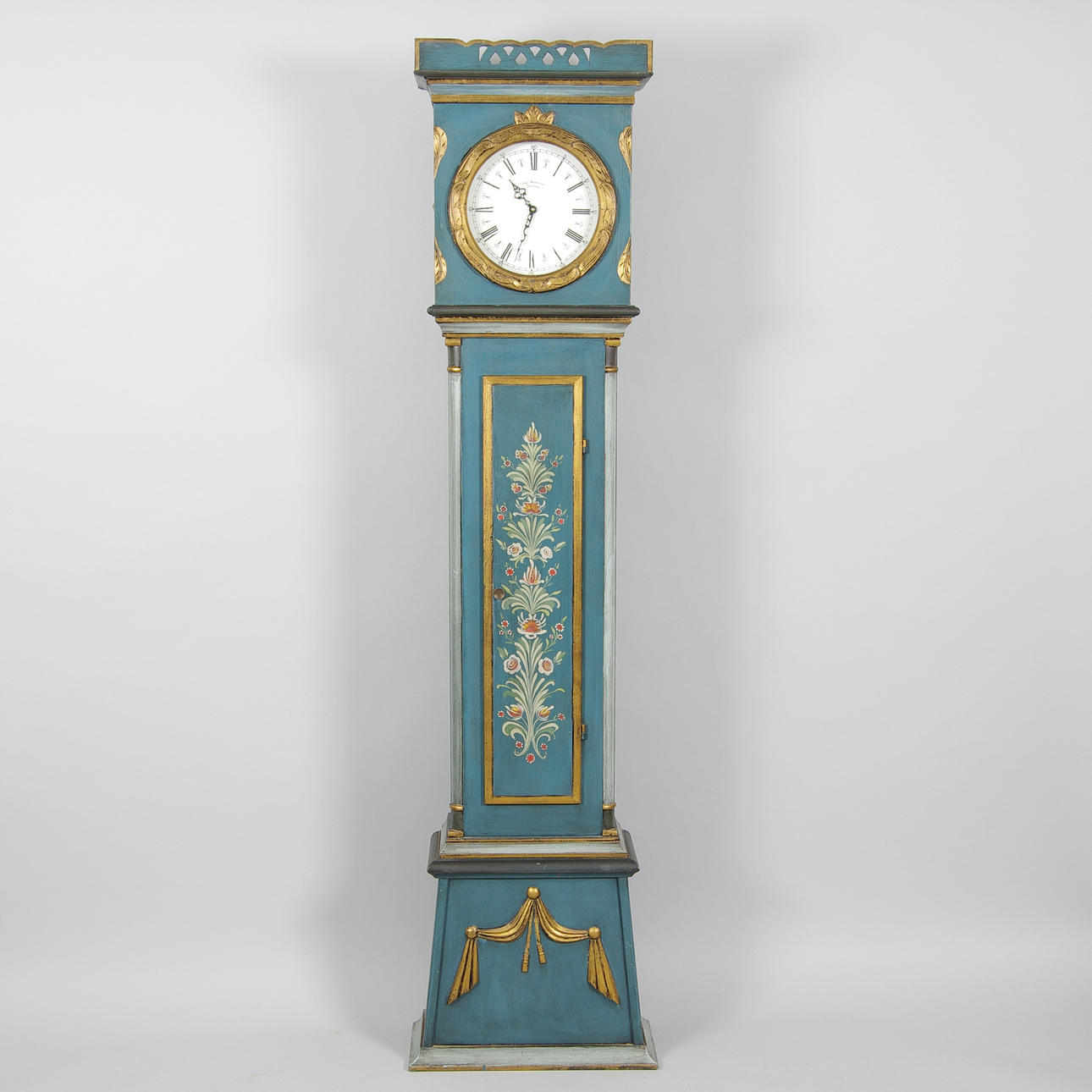 GOLVUR, målat och förgyllt trä, gustaviansk stil, 1900-tal.