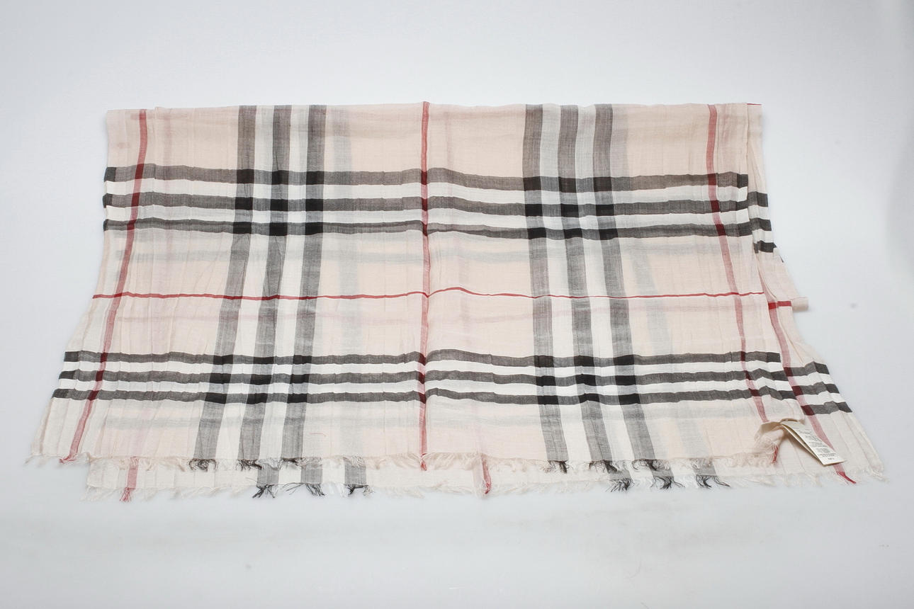 SJAL, Burberry, England.