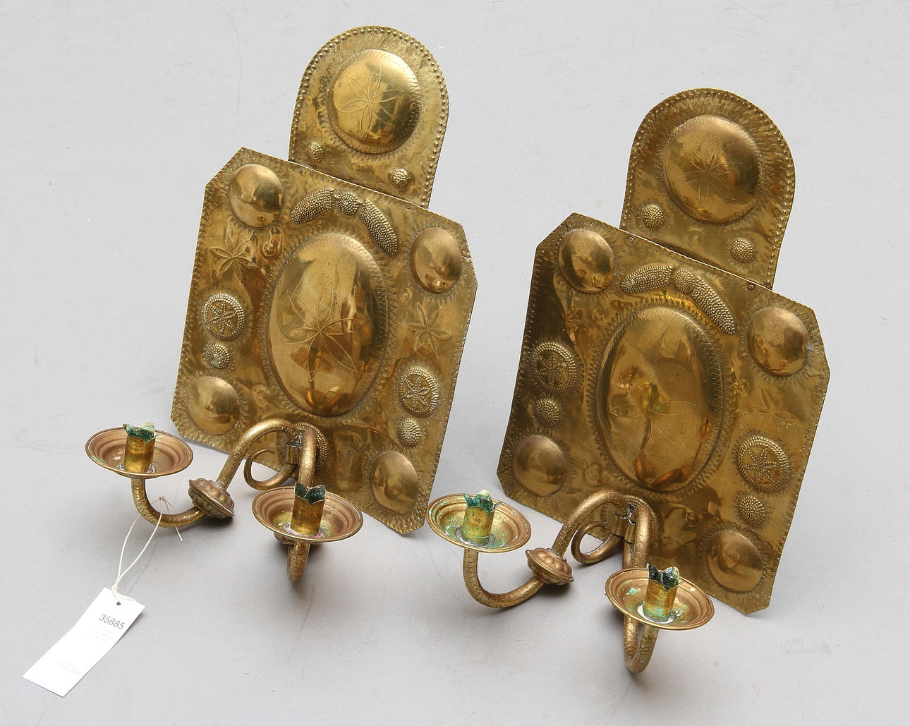 LJUSPLÅTAR, ett par, mässing, trol 1800-t slut.