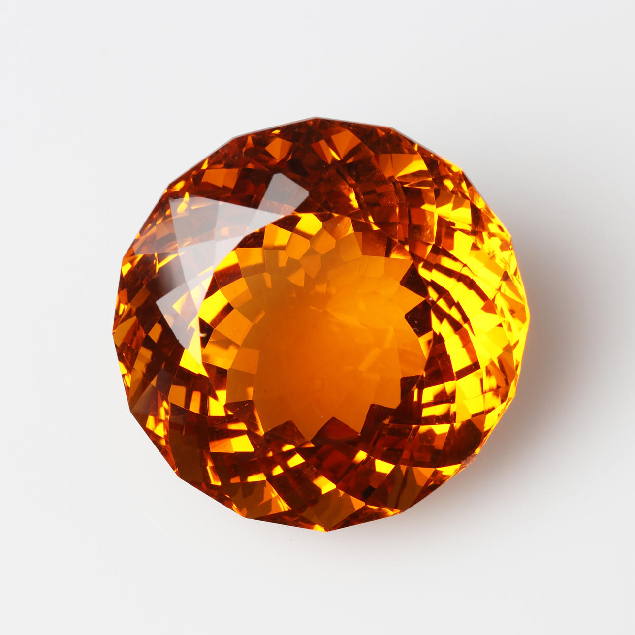 ORANGE RUND FACETTERET CITRIN, Uindrammet, 177 ct.