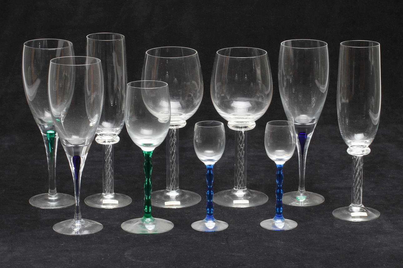 GLASSERVISDELAR, 10 delar, Kosta Boda och Orrefors.