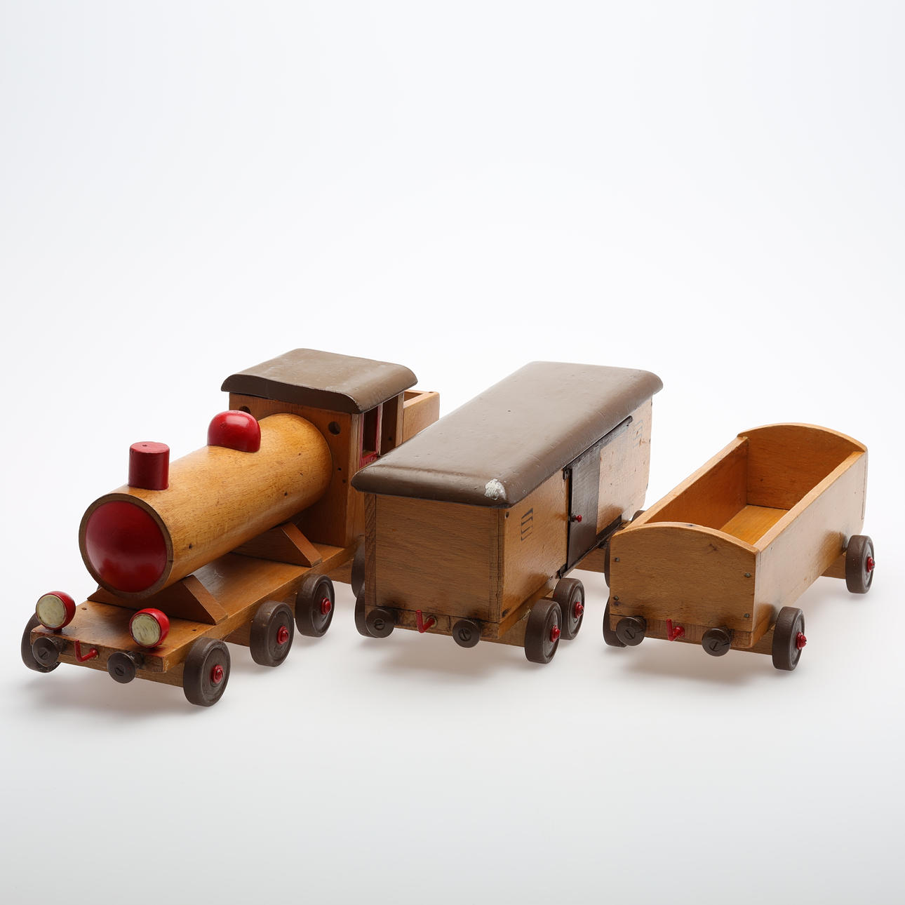 SPIELZEUGEISENBAHN, Holz 3 Stück.