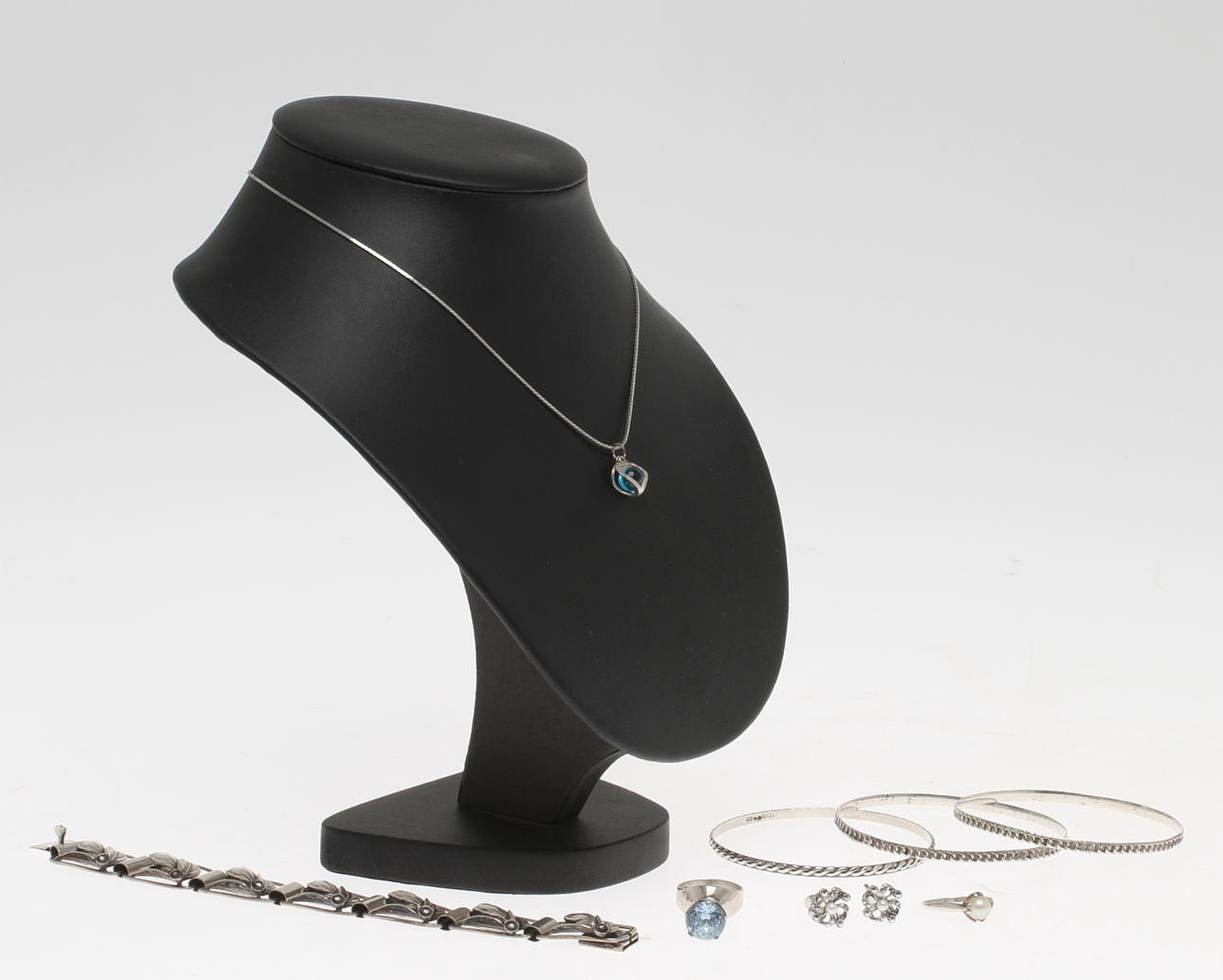 SMYCKEN, silver, 8 delar, 1900-tal.