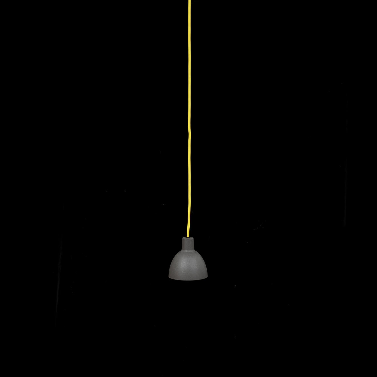 TAKLAMPA, "Toldbod 120", Louis Poulsen. Höjd 12 cm.