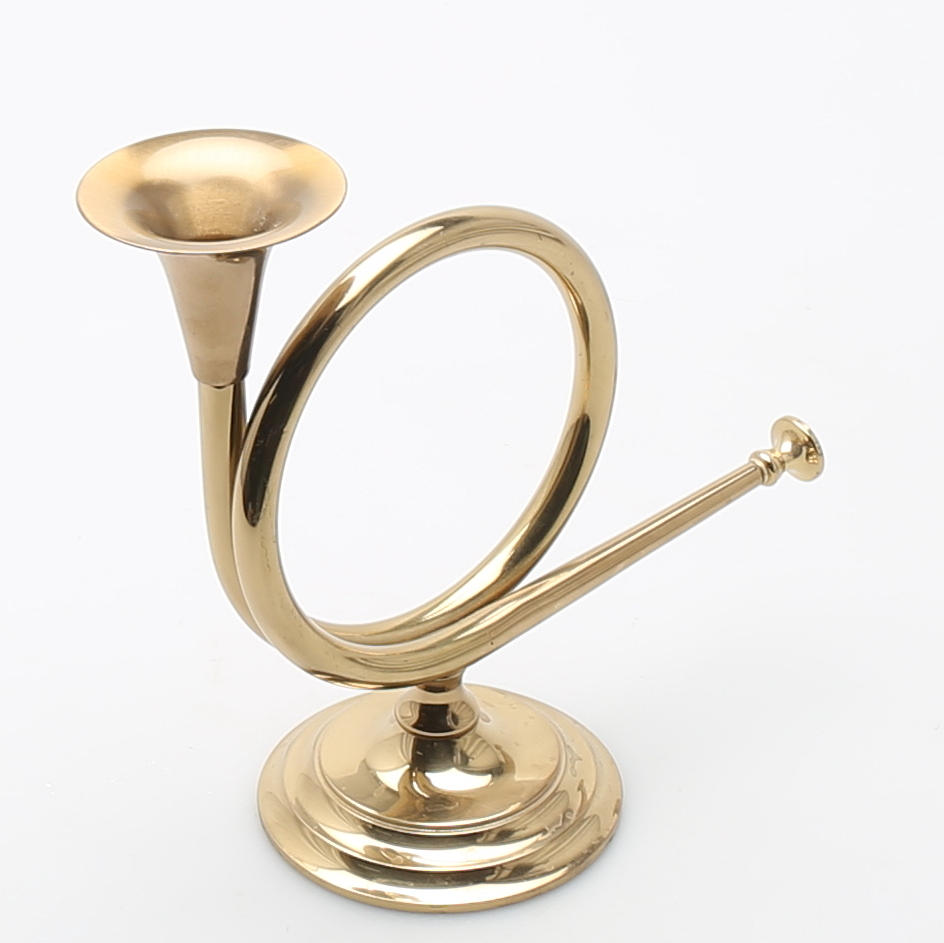 LJUSSTAKE, mässing, föreställande ett horn.