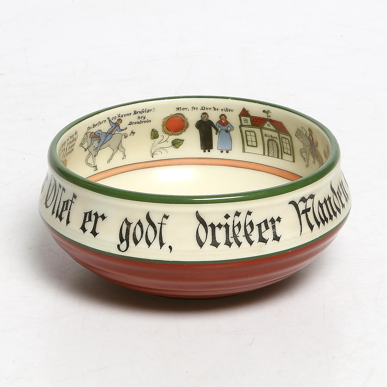 ÖLBOLLE / ÖLSKÅL, porslin, Porsgrund, Norge, omkring sekelskiftet 18/1900.