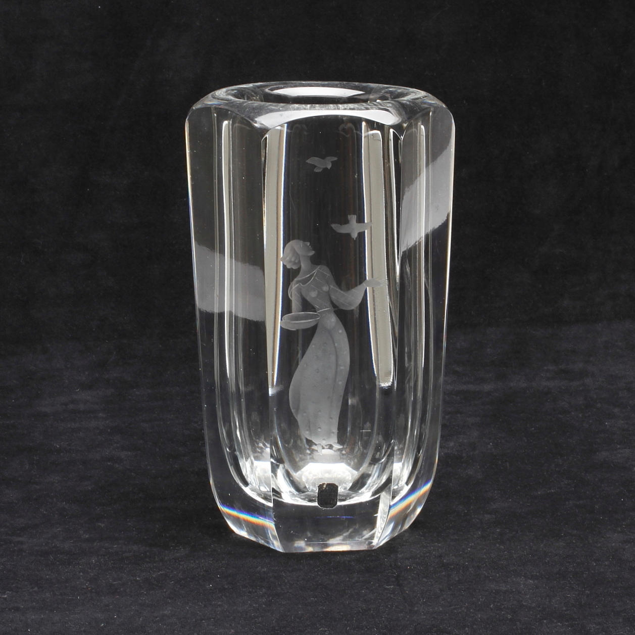 VAS, glas, Elis Bergh och dekoren av Gunnar Widholm, Kosta.