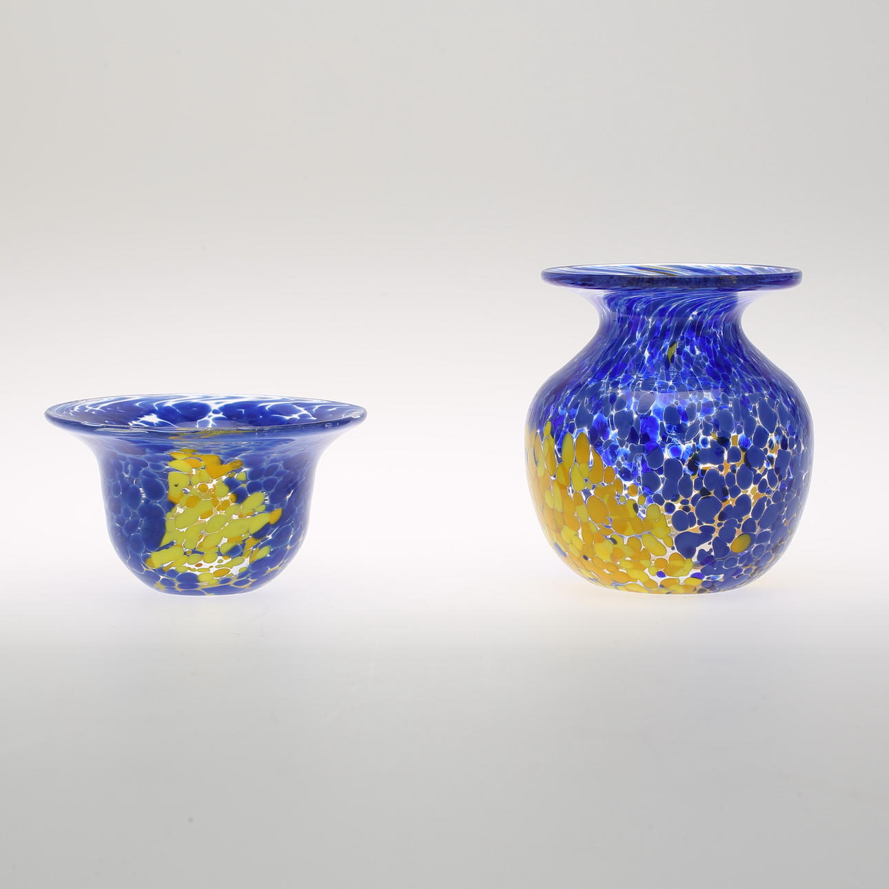 ULRICA HYDMAN VALLIEN. Vas och skål signerade.