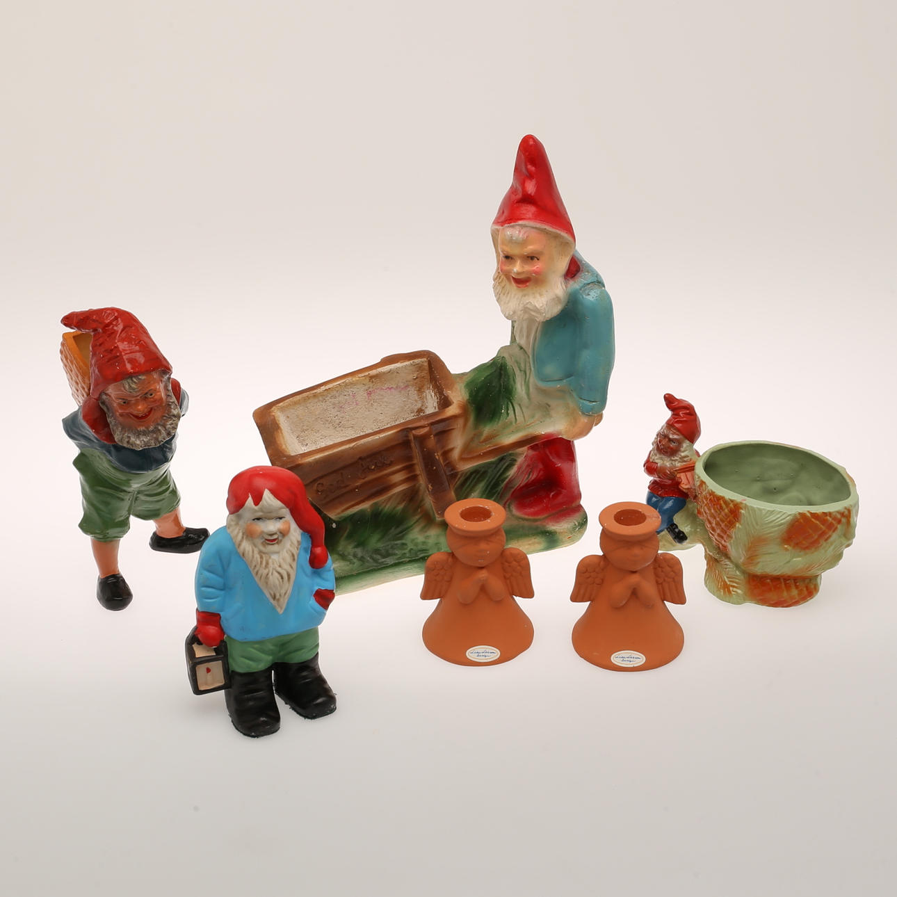 TOMTAR, 4 st. samt 2 änglar Lisa Larsson.