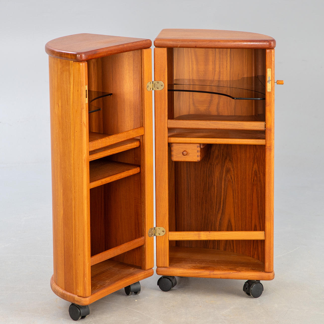 Bar cabinet/house bar, 1960s/70s.