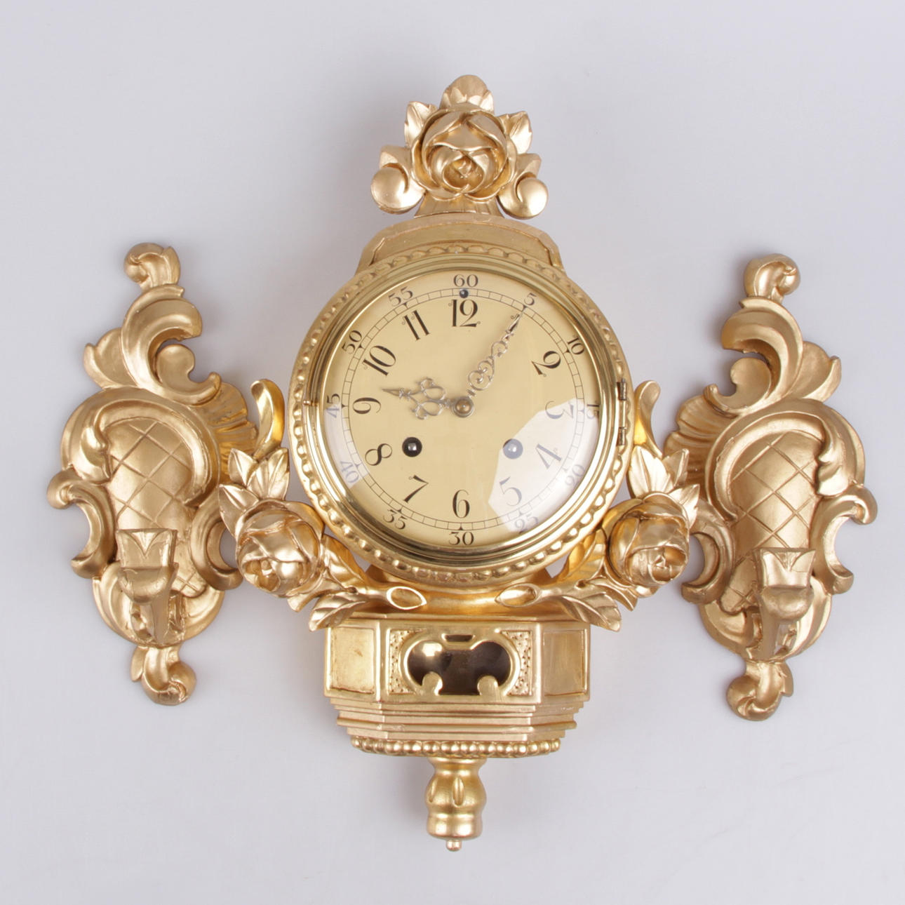 VÄGGPENDYL, samt ljuslampetter, förgyllda, rokokostil, Westerstrand.