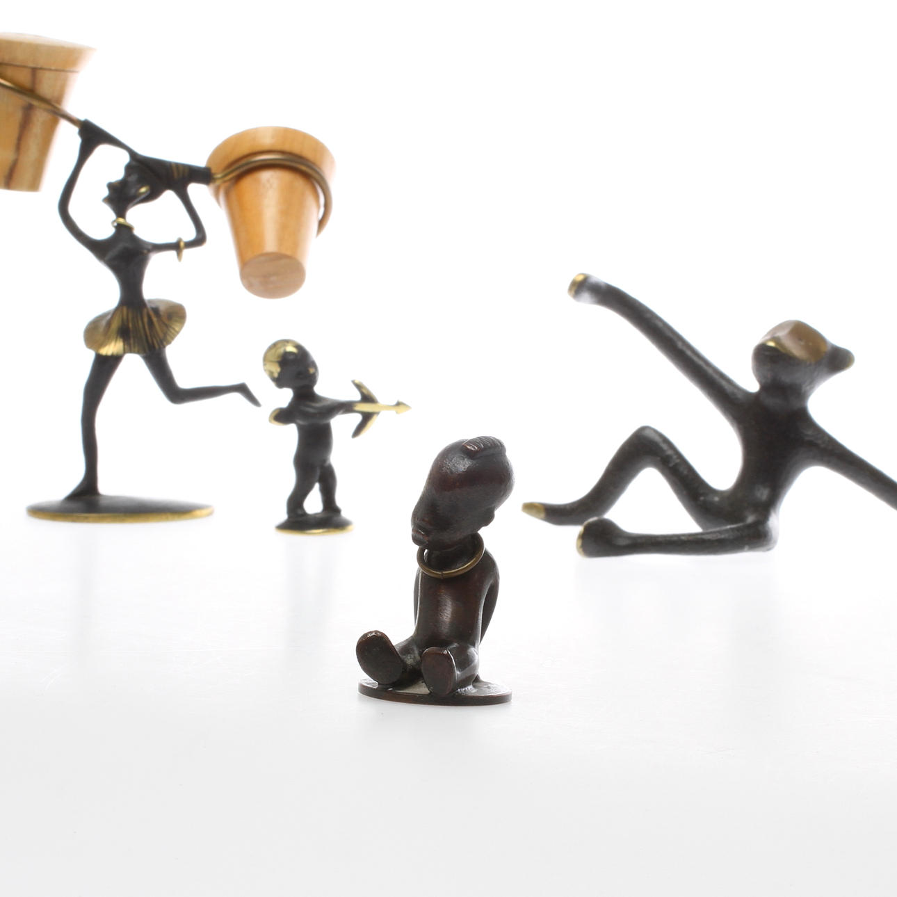 FIGURINER, brons, 4 st, troligen Österrike, omkring 1900-talets mitt.