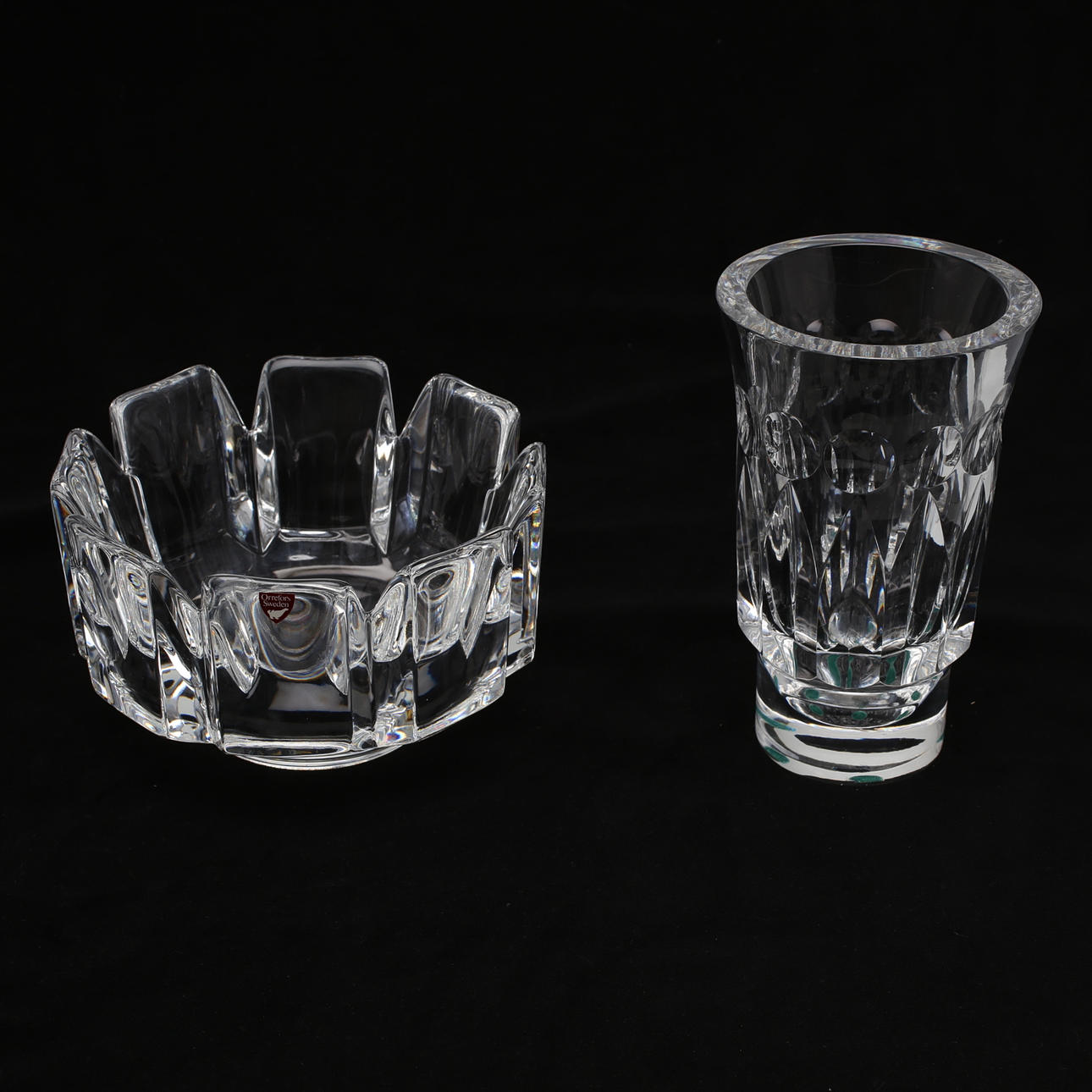 LARS HELLSTEN/OLLE ALBERIUS?. Kristallskål och kristallvas.