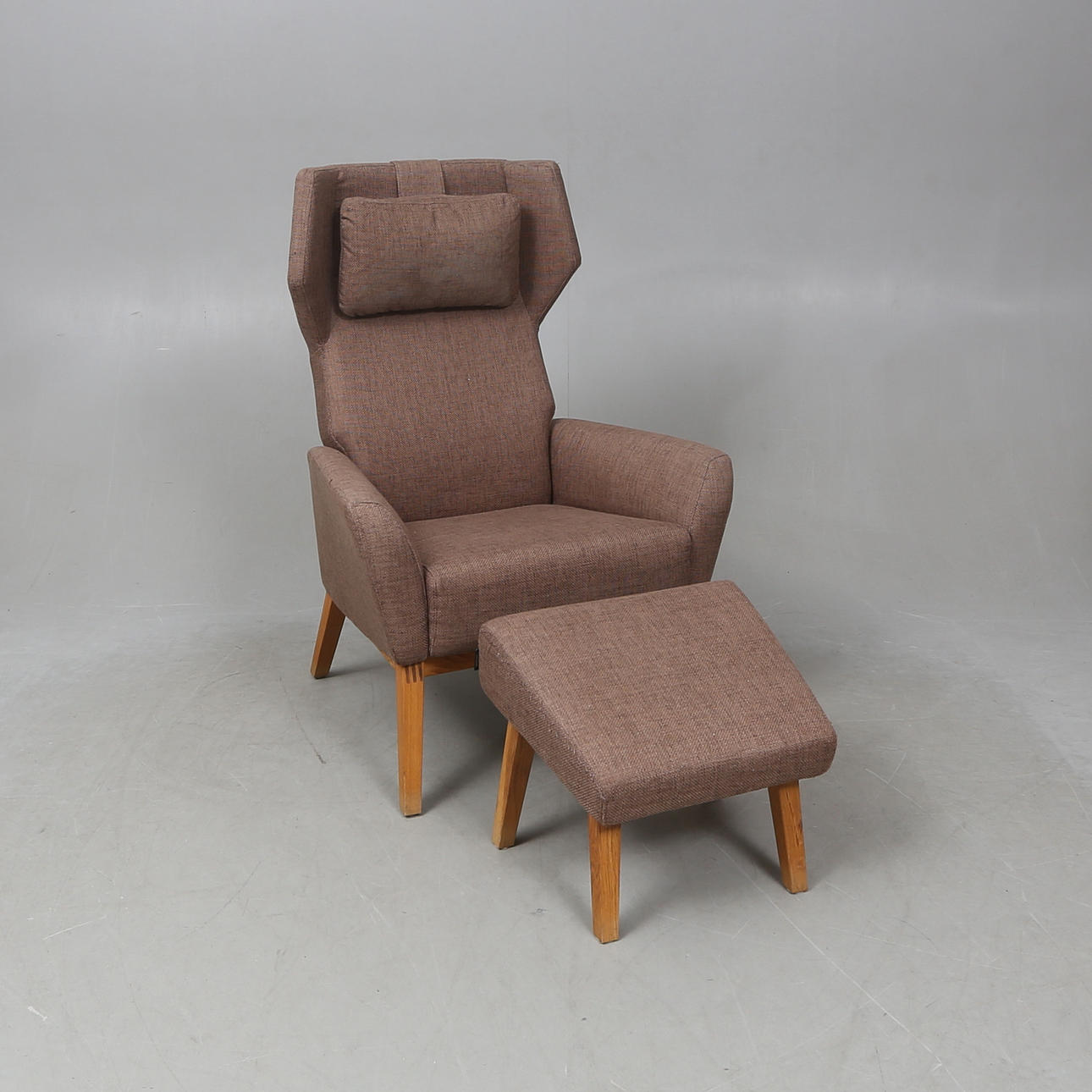 FÅTÖLJ MED FOTPALL, "Select", Swedese.