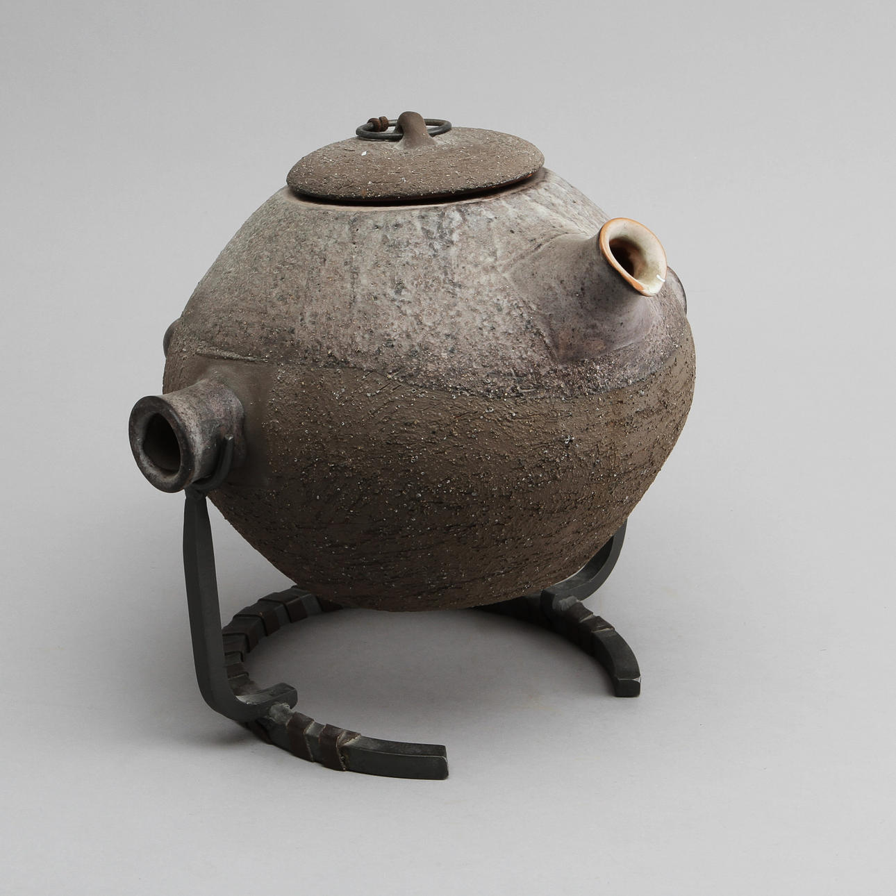 TEKANNA PÅ STÅLSTÄLLNING, Nittsjö.