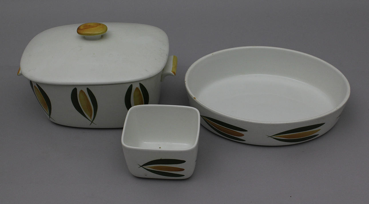 (3). Ugnsfast. Rörstrand.