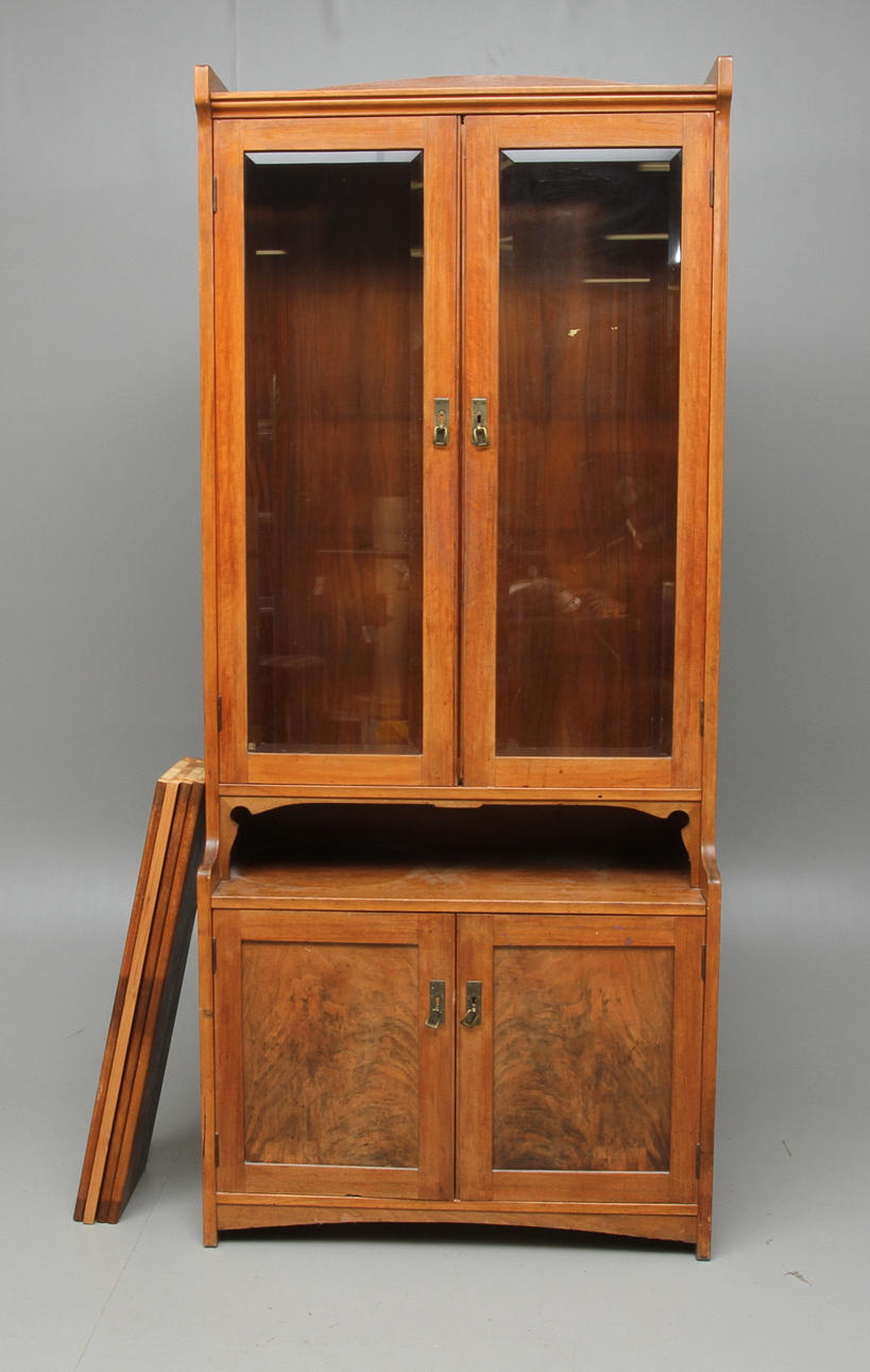 BOKSKÅP, med glasdörrar, Jugend, 1900-tal.