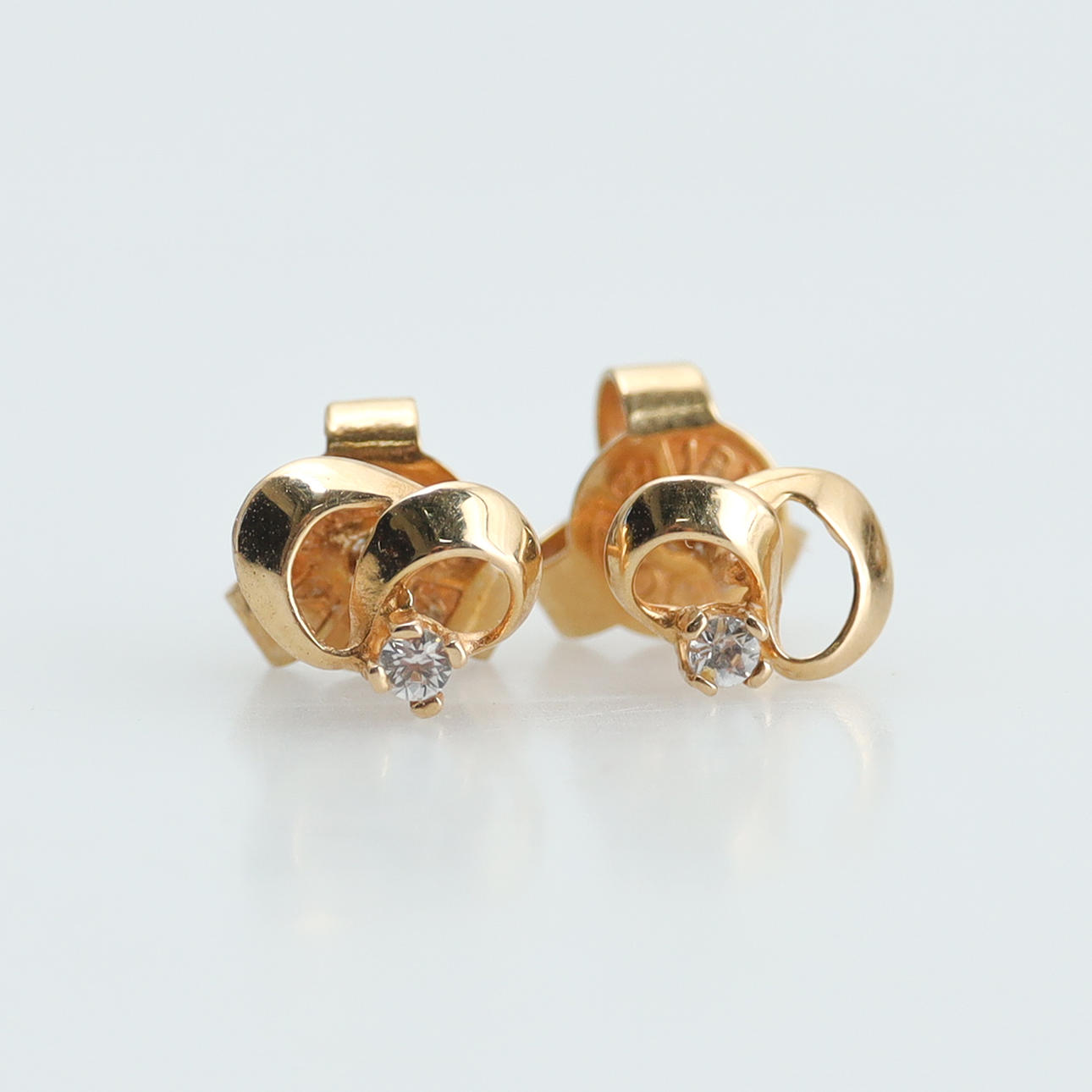 EARRINGS, 1 pair, 18K gold, Alton.