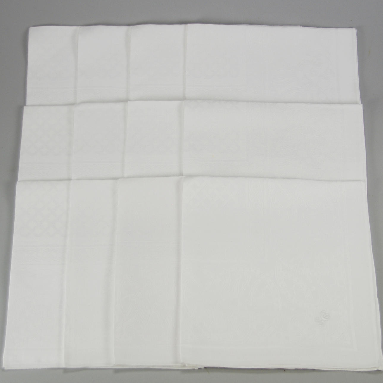 LINNESERVETTER, "Drakmönstrade".